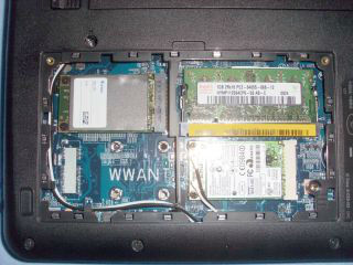 Dell Inspiron Mini 910 von unten