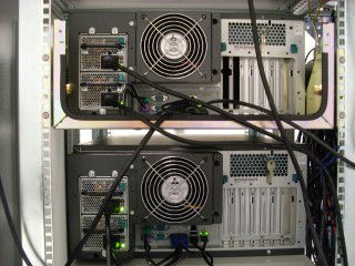 Fujitsu Siemens Server von hinten